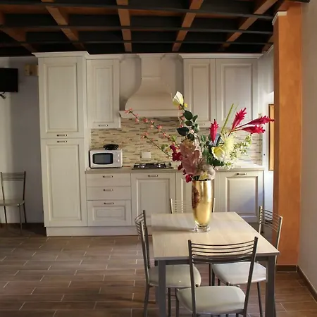 Il Castellaro * Пиньйоне